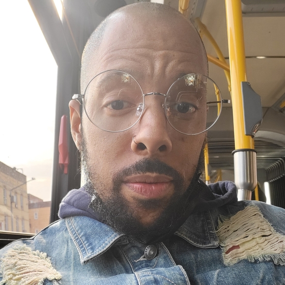 Meet your Posher, Valentino - Picture 1 of 1